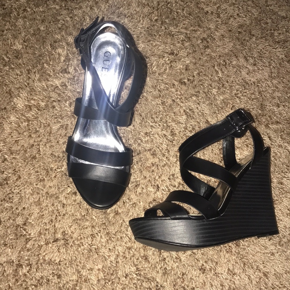 Black wedges